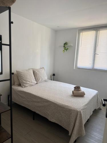 Location in private security residence with free parking, 6 min to Nice center, 1 min for all transports available, Nicea
