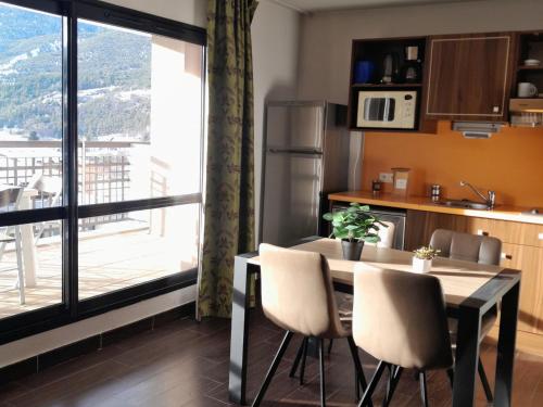Studio 4 pers avec terrasse, piscine et parking à Jausiers