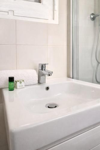 Gorgeous studio - Saint Germain des Pres - image 9