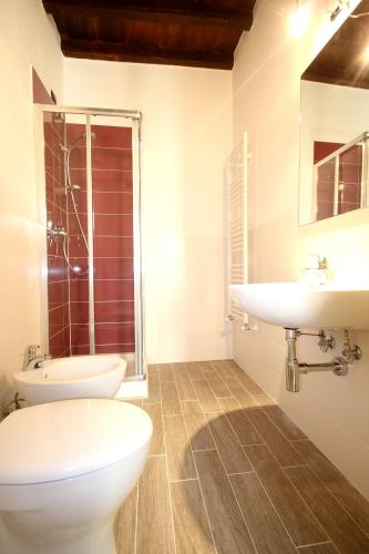 Bargello Guest House - Tap to explore photos