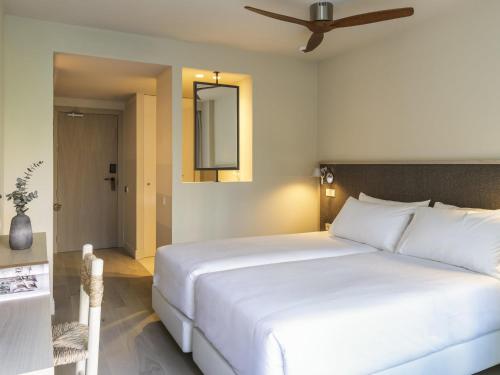Mercure Benidorm Room Type - Standard Double Room with Terrace