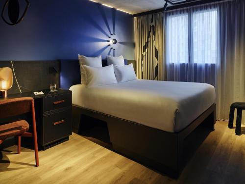 Tribe Paris Saint Ouen Room Type - Tribe Comfort with Double Bed and Courtyard Side