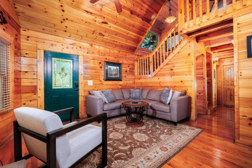 Black Beary Lodge・Hot Tub・Pool Table・Community Pool・Arcade - image 7