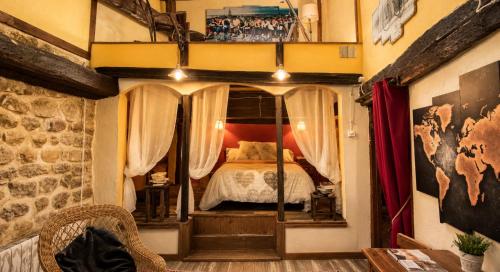 La Casa del Ayer in Abalos