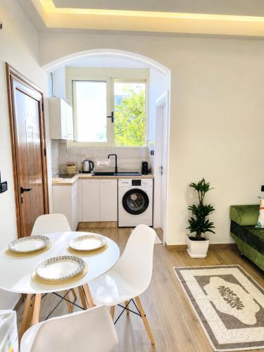 New Apartment close to Sea and Downtown - Vlora