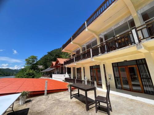 Views Backpackers Hostel  in Nong Khiaw
