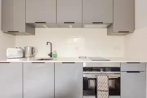 مطبخ, Entire 1 Bed Central Flat - St Albans in سانت ألبانز