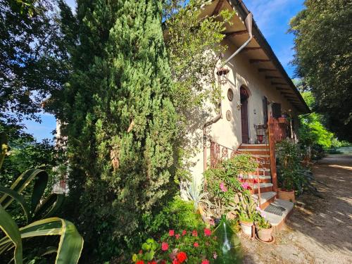 Villa Carla - vicino alla Riviera del Conero e ai Colli dell' Infinito