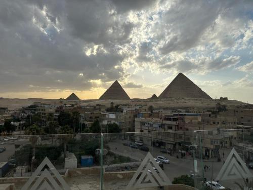 pyramids line inn - image 14