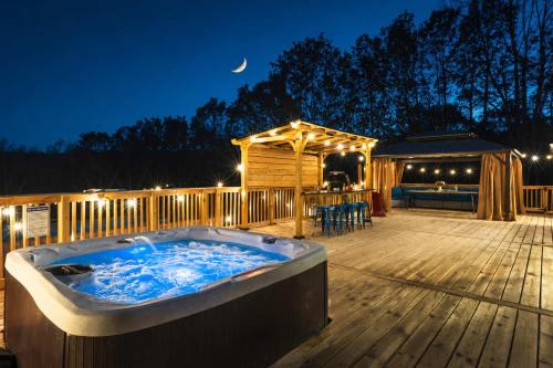 Resort-Style Pool Hot Tub Loft Game Room