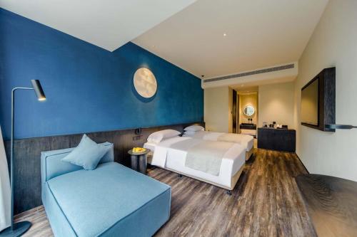 M Hotel - image 5