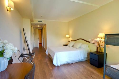 Quad room