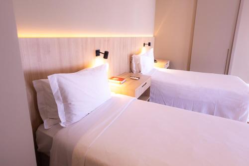 2 twin beds