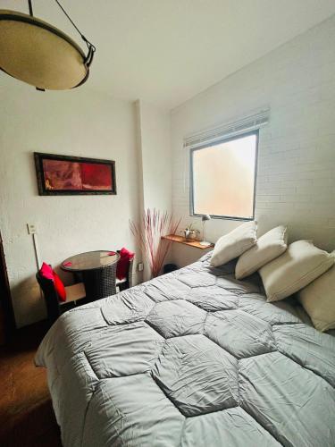 Elegant Artsy Independent Studio