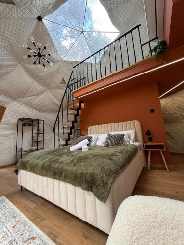 Skyview Glamping Jacuzzi , Sauna in Радзимін