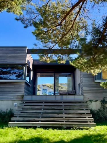 Viesnīcas āriene, Exclusive cabin with pool, coastal rocks & privacy in Hvasser