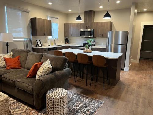 . 101 Spacious Two bedroom apartment in La Grande