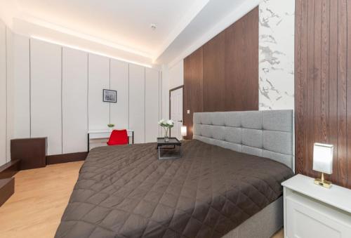 New Kensington Flat Perfect Location with AC - image 10