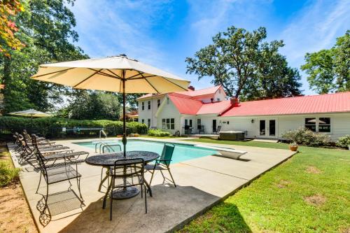 Historic Farmhouse: Memorable Moments Near Clemson in Westminster (SC)