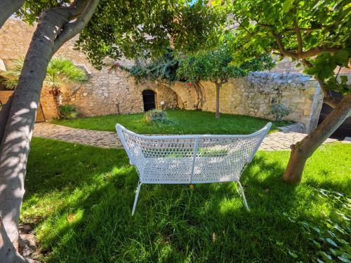 Lues Garden