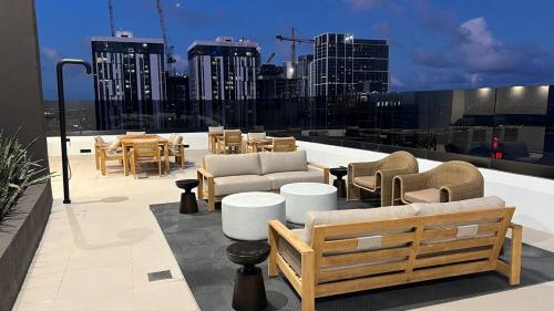 Luxury Condo 905 2BR 2BAT Downtown Miami – khách sạn tại Khac