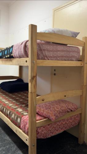 2 bunk beds