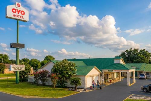 . OYO Hotel Yoakum West