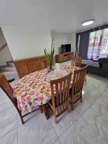 Feri Lodge in أفاهيتي