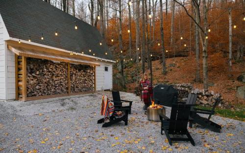 Rockwell Haus - Modern Cabin 14 min from Killington – khách sạn tại Khac