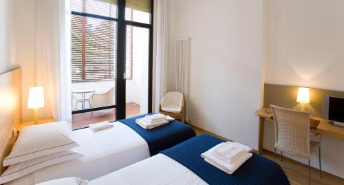 Hotel Emilia - image 11