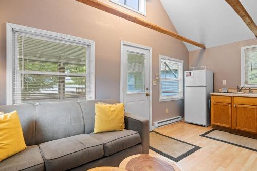 Sunset Shores - Tiger Lily Cabin #5 by Simple Life Rentals