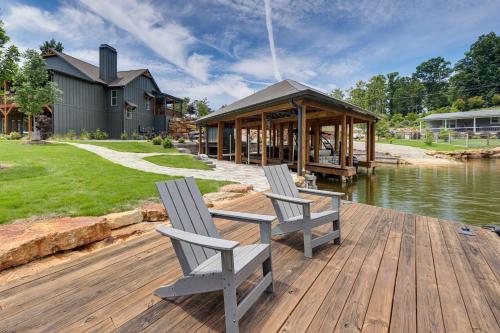 Private Boat Launch & Dock! Huge Lay Lake Retreat in 謝爾比
