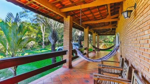 Sitio em Atibaia com piscina churrasqueira e quadra in 維多利亞蓮花園