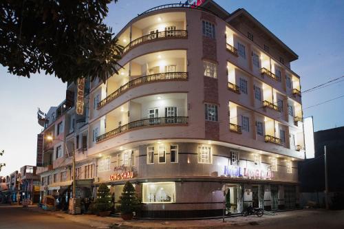 . Long Chau Hotel