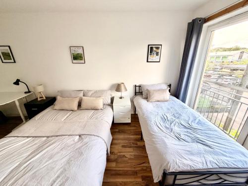 Drybrough Edinburgh Apt - SuperFast WiFi - 2BR Sleeps 5 in Prestonfield