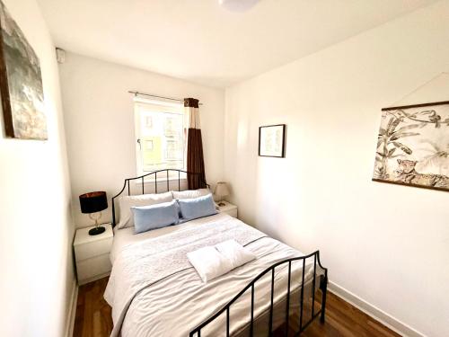 Drybrough Edinburgh Apt - SuperFast WiFi - 2BR Sleeps 5 in Prestonfield