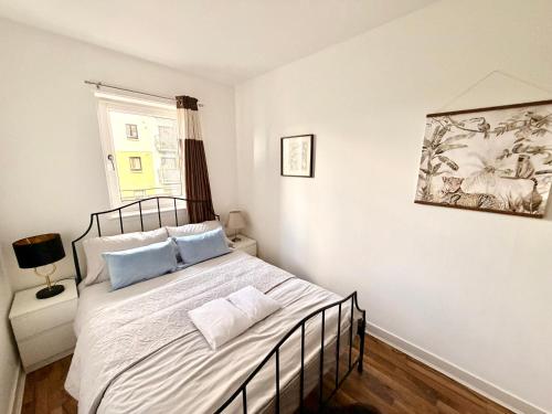 Drybrough Edinburgh Apt - SuperFast WiFi - 2BR Sleeps 5 in Prestonfield