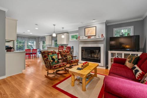 Blue Bear Cottage at Simple Life Rentals in Fish Creek (WI)