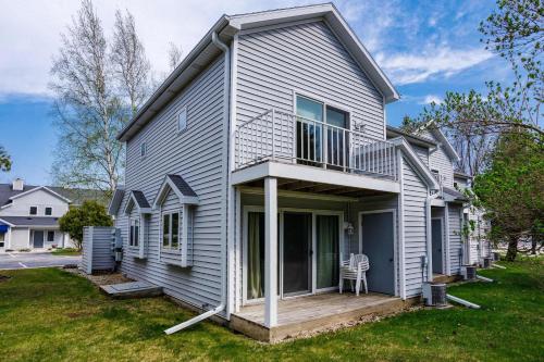 Holiday by the Bay Unit A-4 by Simple Life Rentals in Fish Creek (WI)
