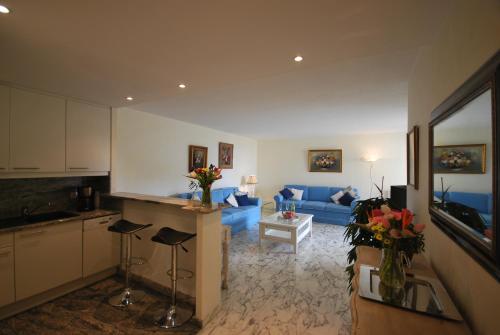 One-Bedroom Apartment image 9