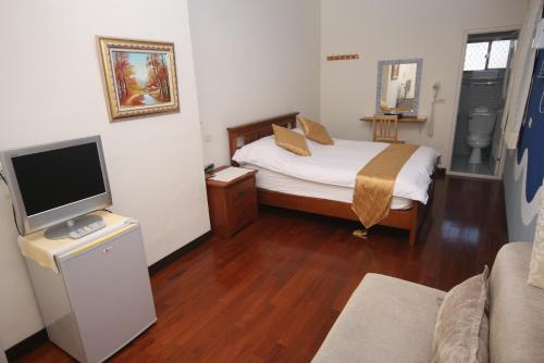 1 queen bed