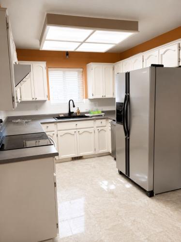 Spacious Family-Friendly 3BR Suite Near White Rock Beach in ואיט רוק(בי סי)