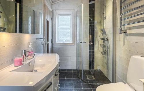 Bathroom, Amazing Home In Kil With Lake View in Kil
