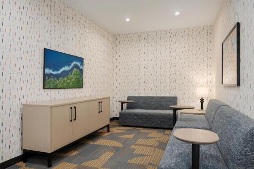 Home2 Suites by Hilton Lafayette I-10 - image 14