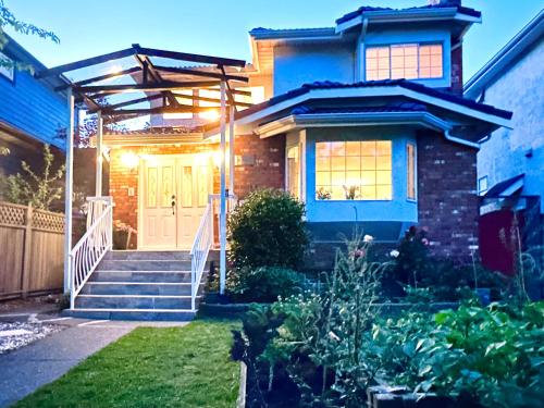 Forest stay & Beaches & Elite living near UBC