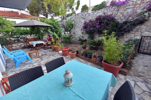 Skats, Mimas Garden Apartments in Karaburun