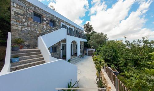 Sunny Rock Apartments 2