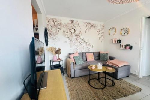 Apartment With a Garden 2 min to the Ocean - image 3
