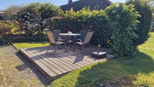 Charmante Reetdachwohnung bei Husum mit Terrasse in Rantrum