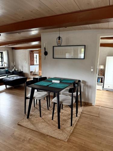 Charmante Reetdachwohnung bei Husum mit Terrasse in Rantrum
